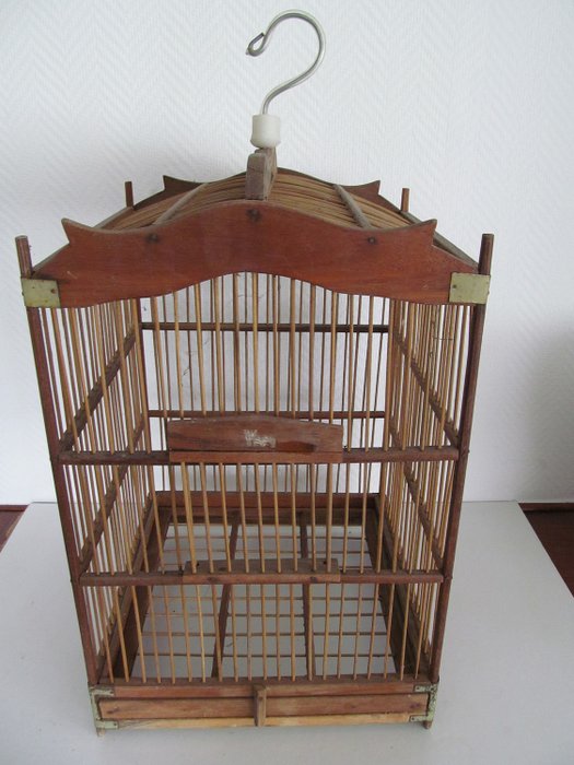Old wooden bird cage - Wood and reeds
