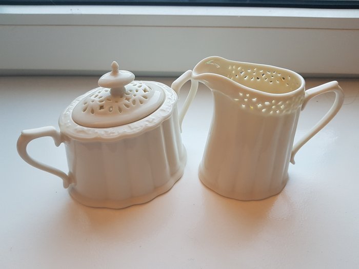 Anne nichols  - Stoke on Trent  - Sugar and milk container (3) - Ceramic