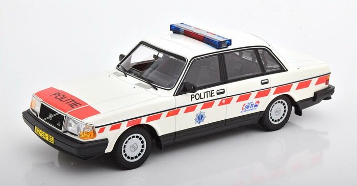 MiniChamps 1:18 - 1 - 模型車 - Volvo 240 GL - 1986 - Dutch  Police - 稀有型號！
