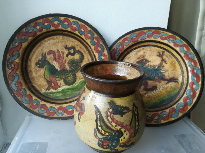 Arno Montopoli  - Paar Teller und eine Vase - Keramik