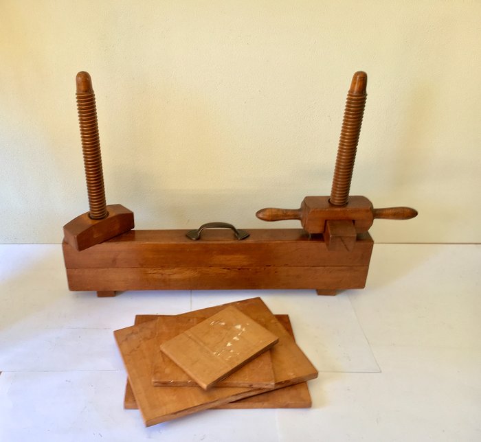 Prensa de libros de madera (6) - Art Nouveau - Hierro (fundido/forjado), Madera
