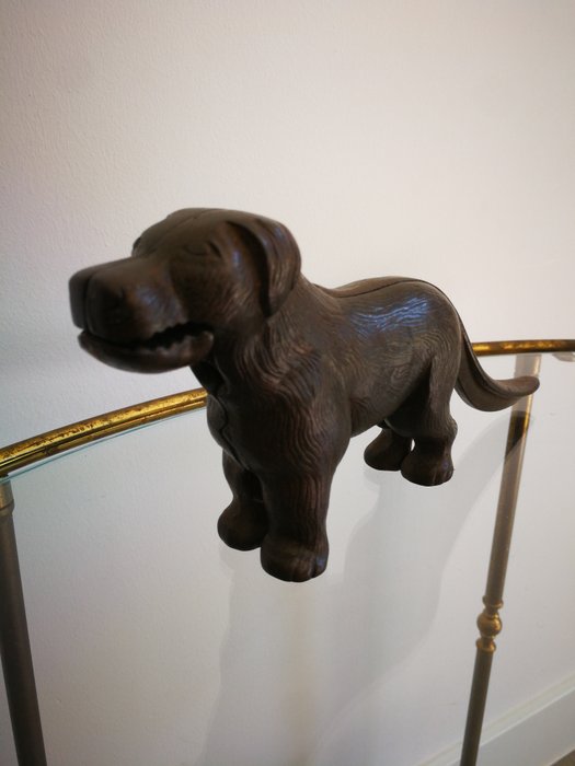 Antiker Nussknacker in Form des Hundes - Messing / Gusseisen