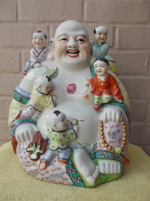 Stor Buddha med 5 porcelæn børn (1) - Porcelæn - Kina - Slutningen af det 20. århundrede
