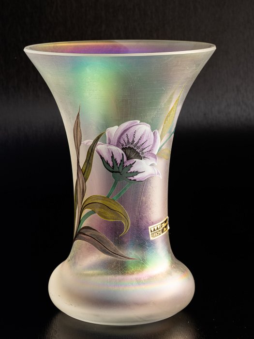 Erwin Eisch - Glasbläserei Eisch Frauenau - Iridescent vase with poppy - Height 18 cm - Glass