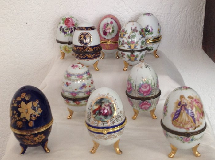 Limoges e.a. - 10 pieces of jewelry boxes in the shape of an egg - Porcelain