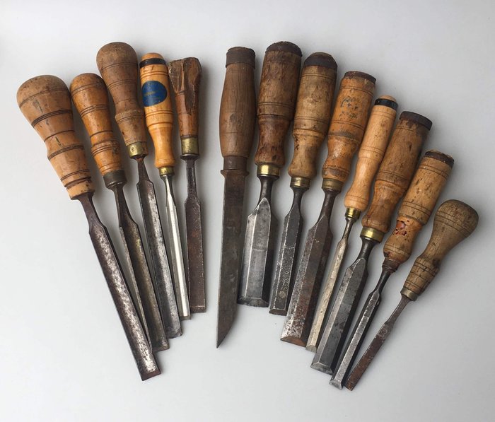 O.a. Erik Anton Berg en Nooitgedagt - 13 scalpelli antichi in legno e zampillo - Acciaio