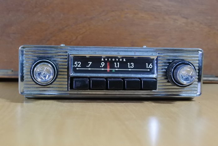Italialainen autonradio - Autovox RA-164 - 1967-1970
