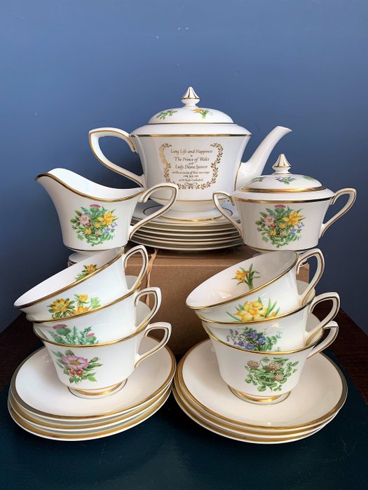 Royal Worcester, L'Atelier Art Editions - 6P complete tea service in honor of the wedding Diana Spencer and Prince Charles (23) - Porcelain, 22K gold plated, rare collector service