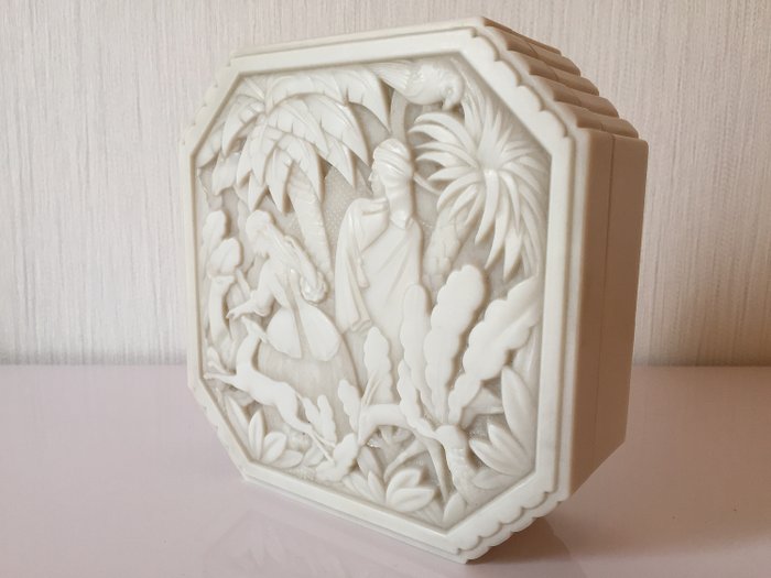 Eduard Fornells Marco - E. Fornells - Parisien octogonal galalith粉盒'马拉喀什' - 人造树胶