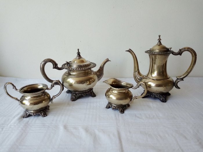 EPNS tea / coffee set (4) - Silver gilt - India - 1950-1974