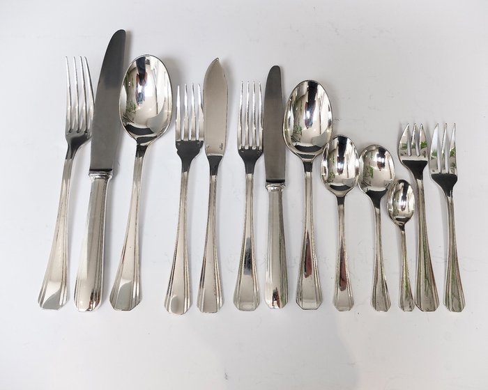 175 pieces Christofle France Boreal cutlery parts 12 person Art Deco - Silverplate - France - Early 20th century
