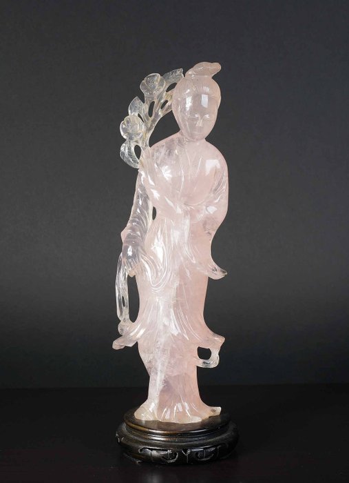 antique chinese pink quartz statue of lady with flowers (1) - Quartz - China - 20th C