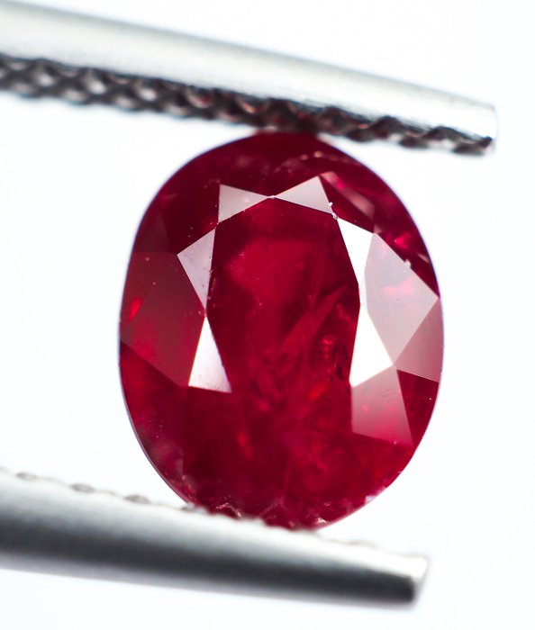 "Pigeon Blood" Red Ruby - 1.22 ct