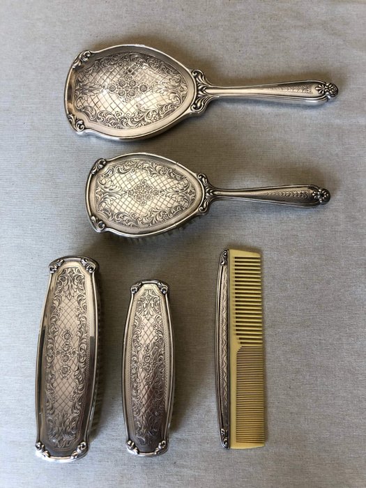 Hand mirror, 2 brushes for clothes, hand brush, comb (5) - .800 silver - Italy - mid 20th century