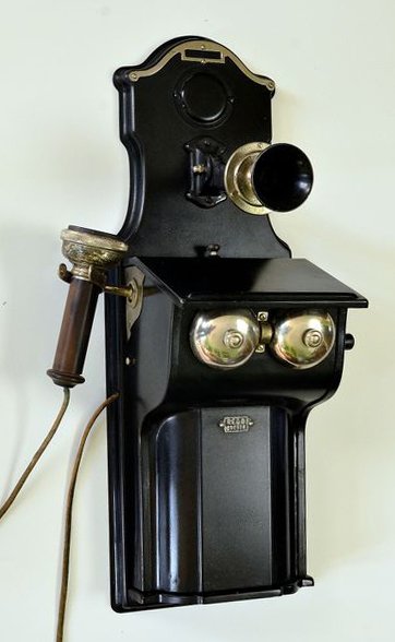 LM Ericsson - AB 2120 - Ein Wandtelefon, 1910er Jahre - Stahl