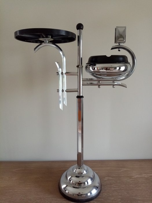 Demeyere - Standing Art Deco ashtray with shelf in high-quality chrome and bakelite