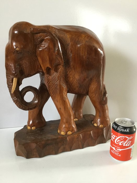 Large solid wood statue of an Elephant with tusks - 5.5 kg (Xl) - Teak - Thailand - Second half 20th century