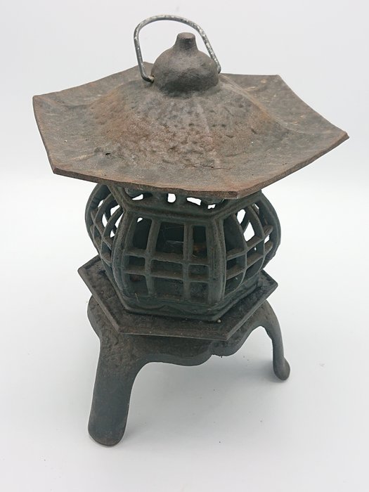Lanterna de suspensão do templo - Ferro fundido - Japão - Primeira metade do século XX