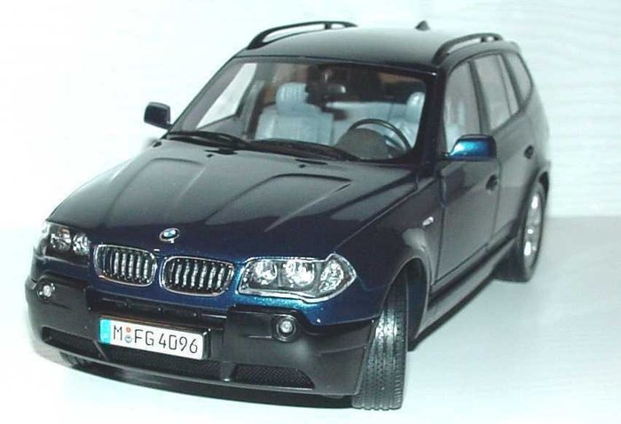 Kyosho - Scale 1:18 - BMW X3 3.0i