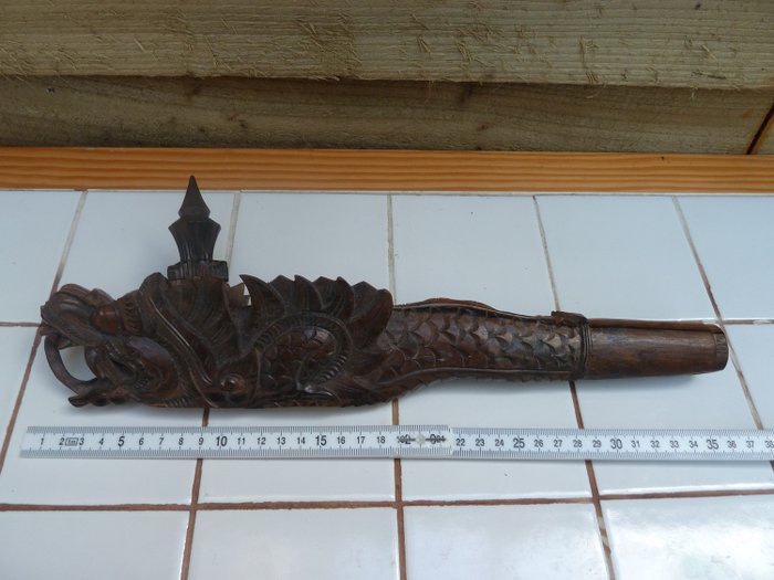 Unknowen - Balilainen käsin veistetty lohikäärme muotoinen puinen huilu - Indonesia