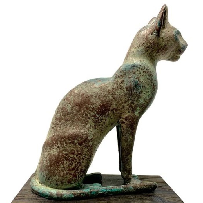 Antiguo Egipto Bronce hueco Estatua de un gato sentado "Bastet" con COA ORIGINAL ESCRITA A MANO DE S.K. El Gabry, El Cairo (circa 1960) - 20×8×14 cm
