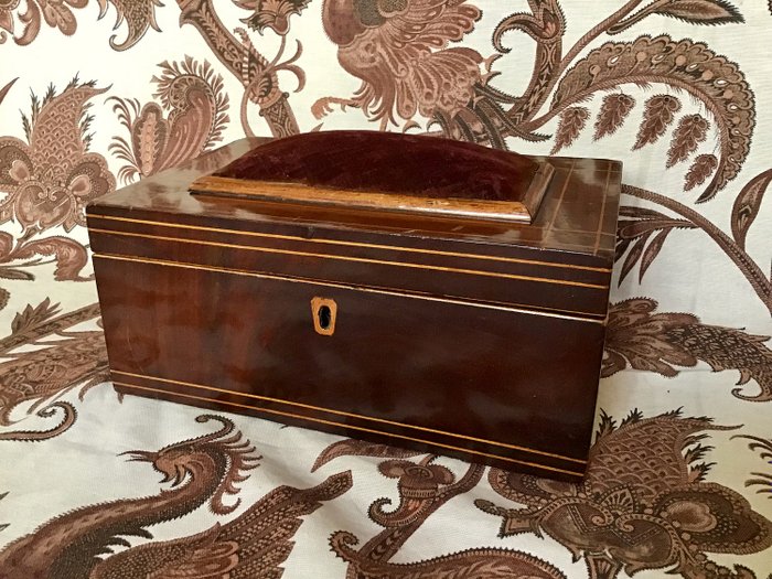 Antique sewing box with pincushion and mirror (1) - Velvet, Wood
