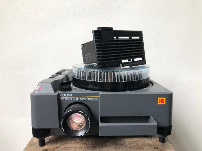 Kodak EKTAPRO 5000 diaprojector met dia's en extra's