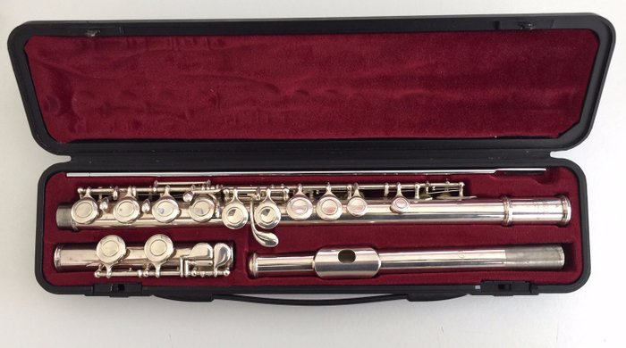 取寄 ヤマハ　フルート　Eメカ　YFLー211 日本製　管楽器　銀メッキ　白銅 Ⅱ 管楽器