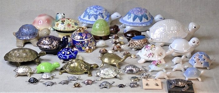 Muito boa colecção de tartarugas e tartarugas marinhas. (44) - Porcelana, alpaca, prata, estanho, etc.
