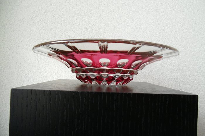 Joseph Simon ( 1874-1960) - Val Saint Lambert - Fruta de cristal vermelho - prato "Val Saint Lambert". (1) - cristal