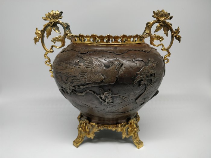 cache di vasi / fioriere - Bronzo - Fenice, Fiori, Uccello - Giappone - XIX secolo
