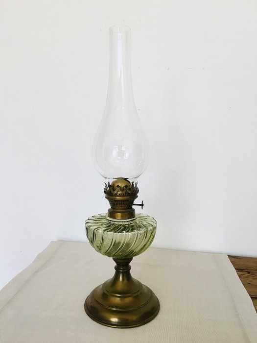 Belle lampe à huile ancienne / lampe à pétrole de la - Catawiki