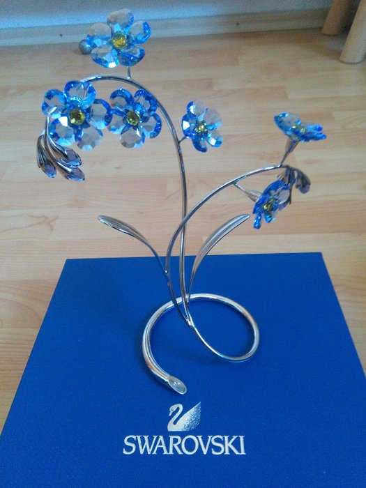 Glassobjekt (1) - Swarovski Paradise Flower Danuba Sapphire Glem-meg-ikke