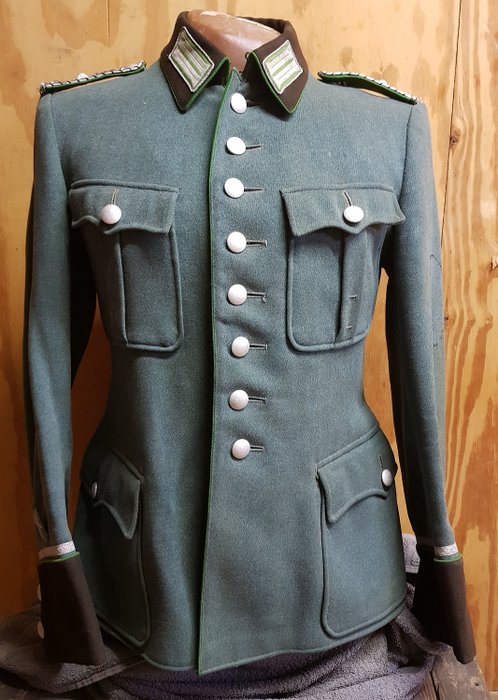 Reach out Give Oriental Germania - Poliția Militară - Uniformâ - 1940 - Catawiki