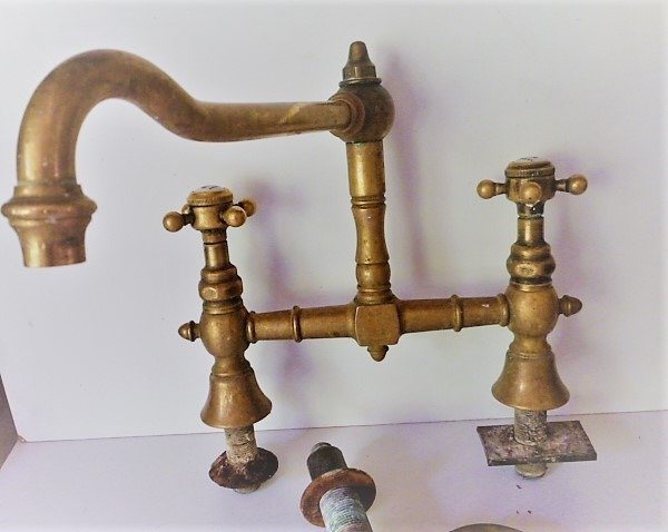 Orient Express: doppio rubinetto da bagno in rame con collo di cigno e rubinetto per bidet - ca 1890 - Compratore ed e-mail