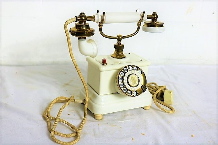 Expoga Danmark - Un telefono danese vintage - Formaldeide dell'urea/plastica iniziale