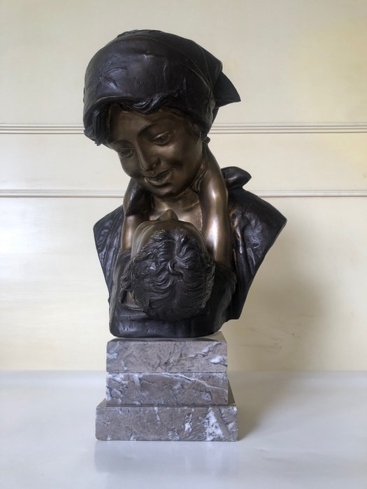Bust, Sculptură, maternitate " (1) - Realist - Bronz - A doua jumătate a secolului 20