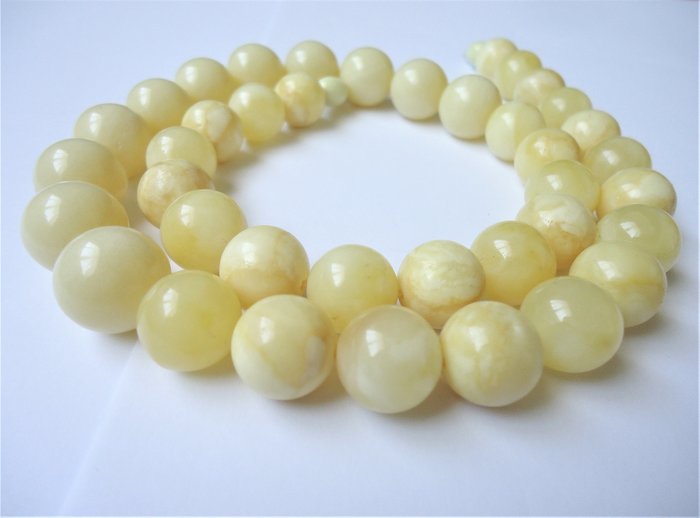 Vintage white amber - Necklace - Commonly treated