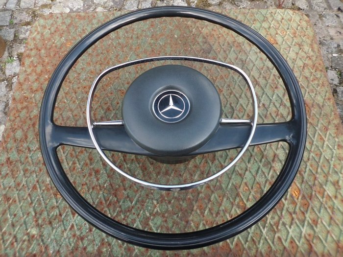 Mercedes pagoda ratt - Pagode - W108 110 111 - Mercedes-Benz - 1961-1974 - Mercedes-Benz - 1961-1974