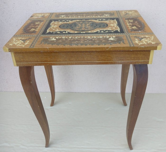 Sorrento arte tradizionale  - 边桌, 音乐盒 - 木材镶嵌不同种类的木材
