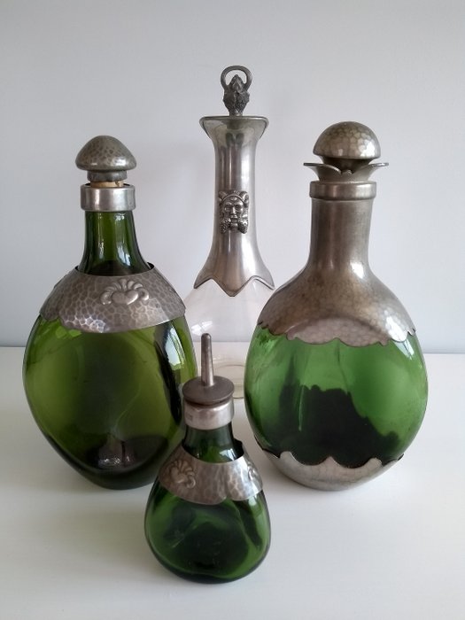 Gero, Royal Holland Pewter - Garrafas de vidrio con accesorios de peltre (4) - Art Déco - Vidrio - Estaño