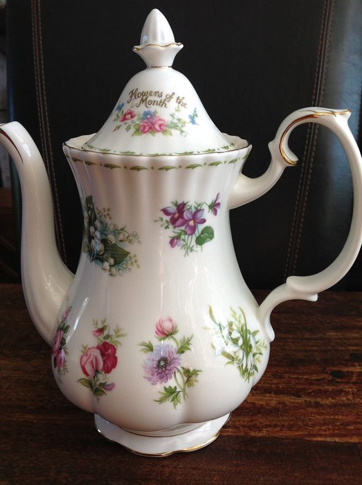 Royal Albert  Flowers of the moonth - Teapot - Porcelain