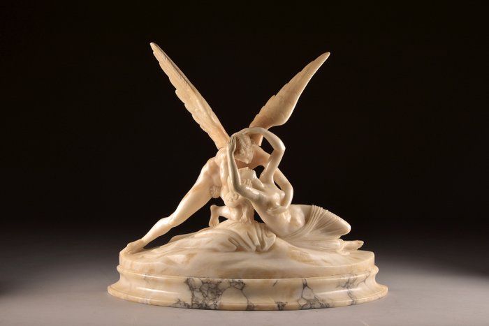 Naar Antonio Canova (1757 – 1822) - Veistos, iso ja kauniisti toteutettu kuva, joka edustaa "amoria ja psyykeä" - Alabasteri - 1900-luvun alku