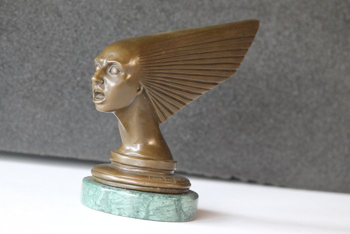 escultura de bronze art deco carro mascote 'espírito do vento' victoire após projeto lalique - 2000