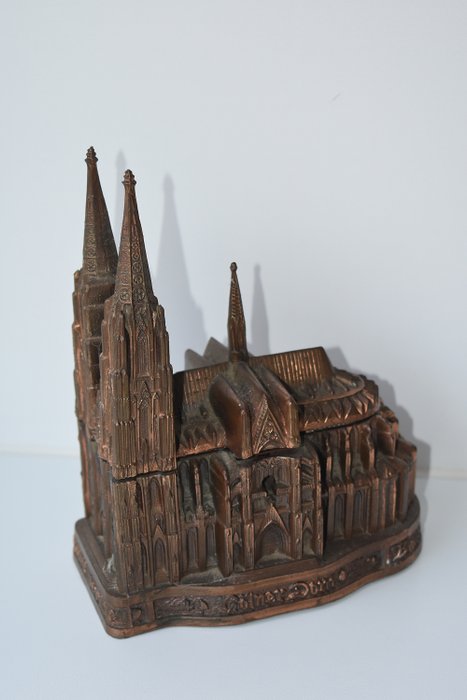 Music box - very old Cologne cathedral (1) - copper - satin fabric