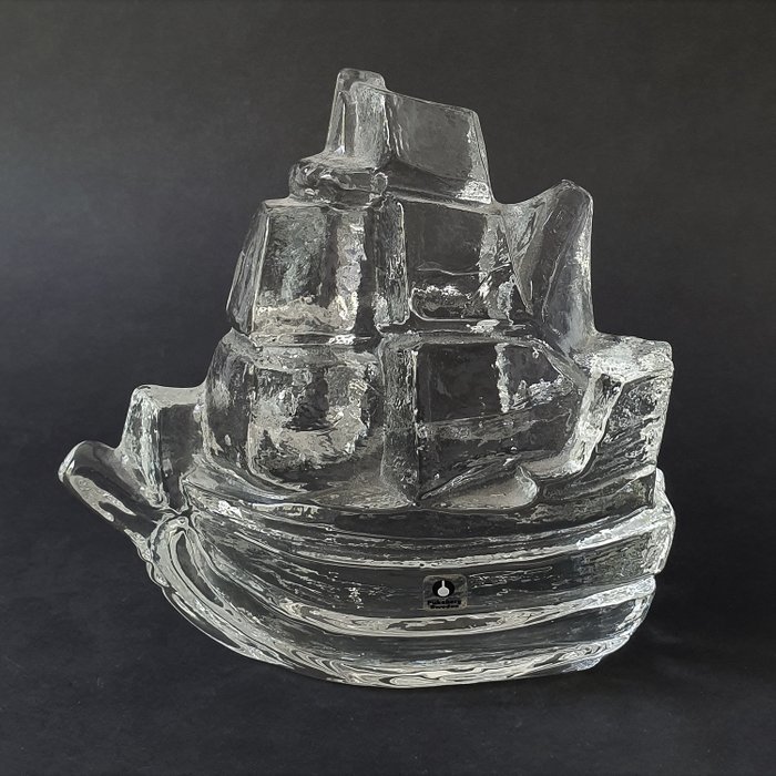 Uno Westerberg - Pukeberg Glasbruk (Zweden) - Vikingskip - Glass