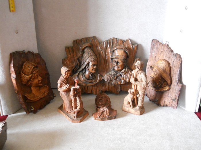 société artisanale Jura - S I C / carved sculptures and statuettes / (6) - wood and resin