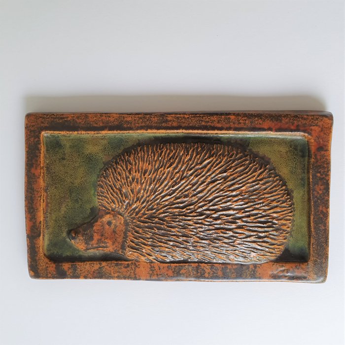 Ejvind Nielsen - Plate with hedgehog - Ceramic