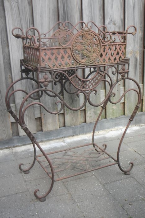 French Plant Table complete with Jardiniere - Iron (wrought) - First half 20th century