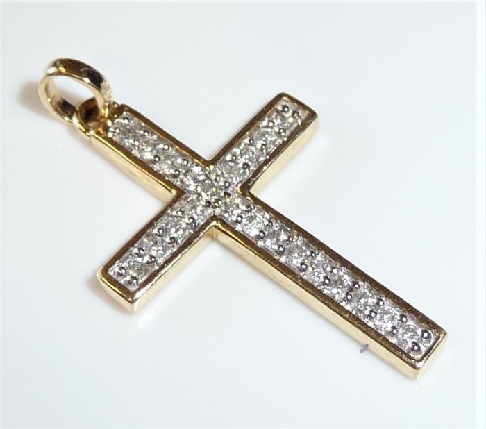 Pendentif Croix de Diamant Cz 11mm Or Massif 18K de Dolly-Bijoux 